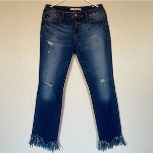 Kancan Fringe-Bottom Distressed Jeans in great condition